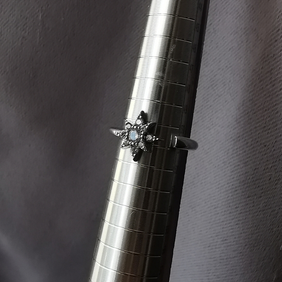 Sterling silver Starburst open band ring - Picture 8 of 8